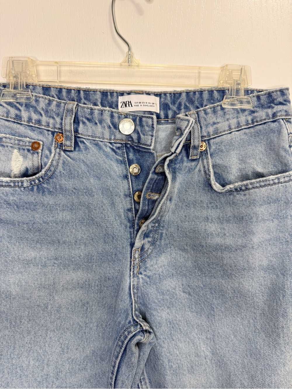 Zara distressed mid-rise straight leg jean size 6 - Picture 3 of 8